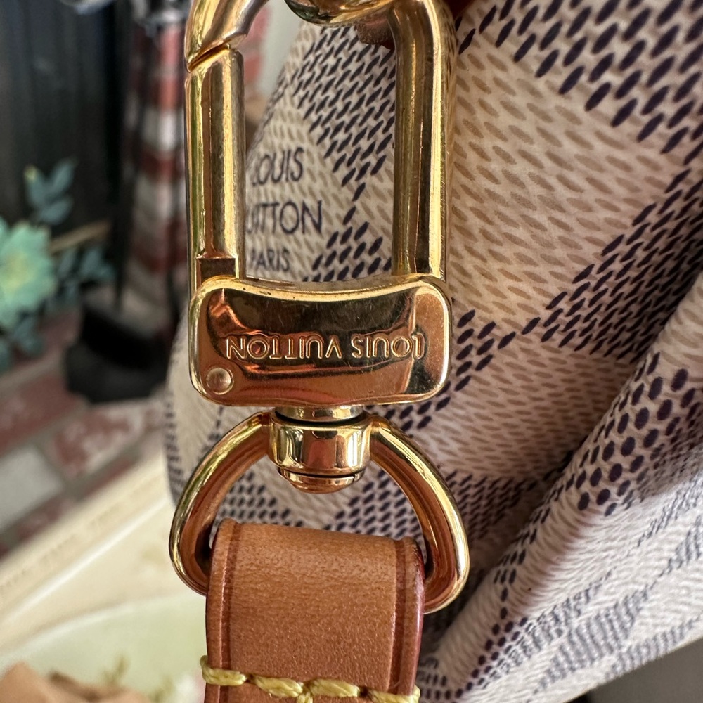 Louis Vuitton Damier Azur Croisette - Picture 4 of 15
